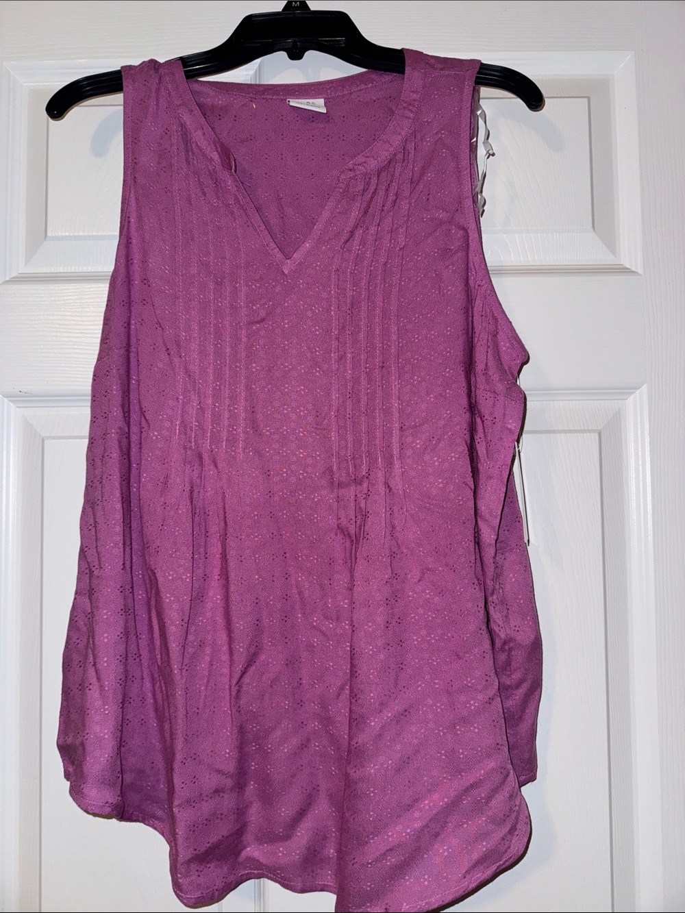 NWT croft & barrow Purple V-Neck Pintuck Sleeveless Tank Lightweight Casual
